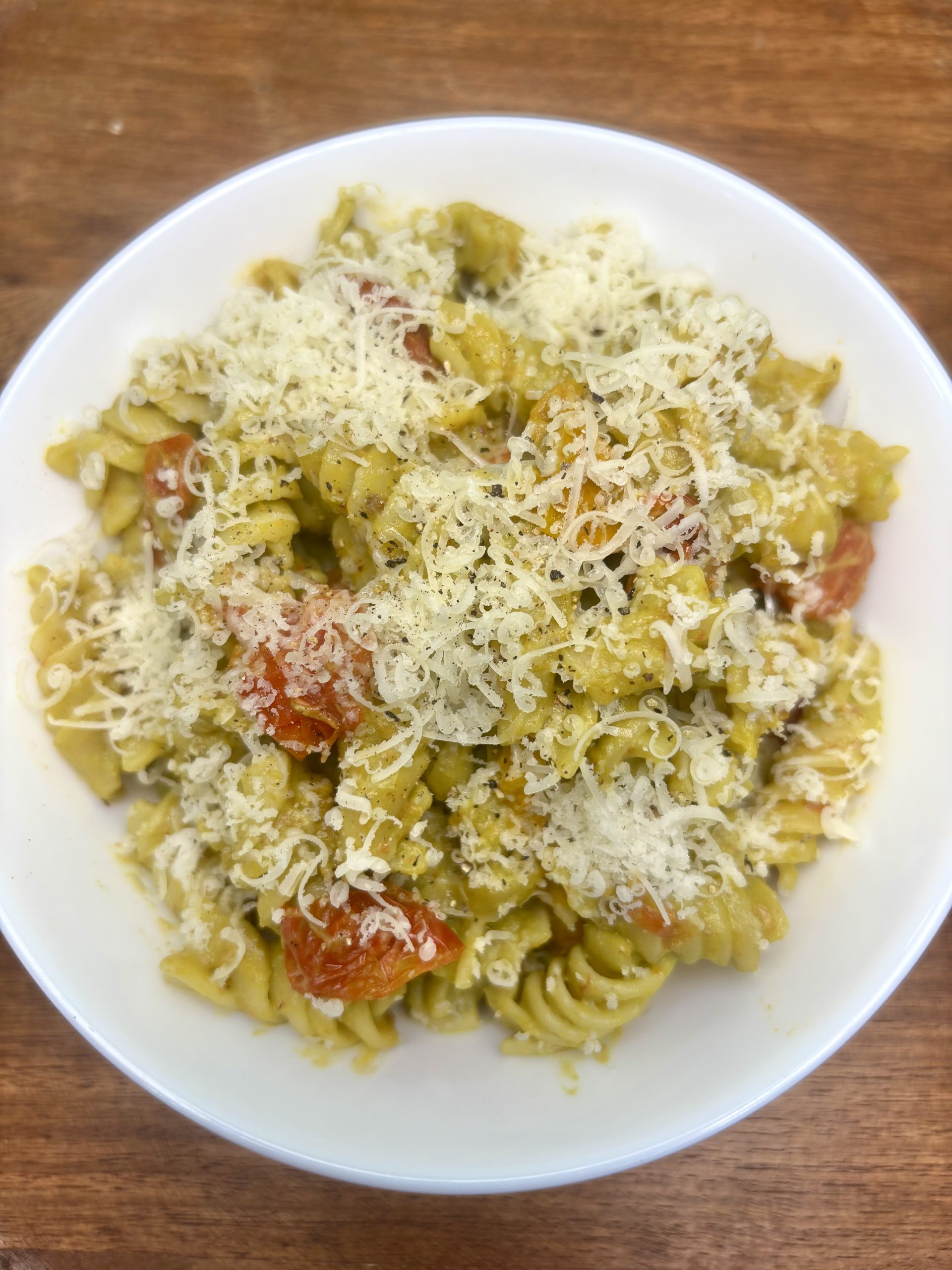 Easy Avocado Pesto Pasta