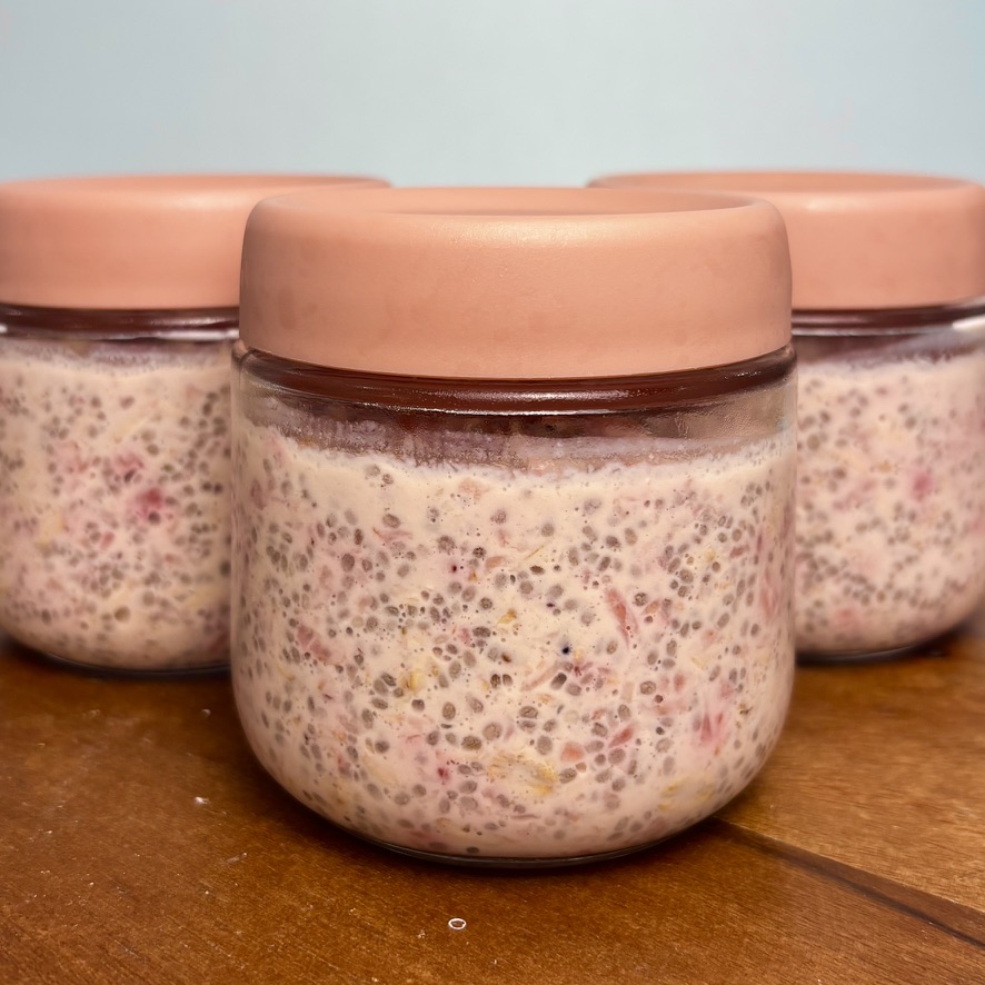 Strawberry Cake Overnight Chia Oats
